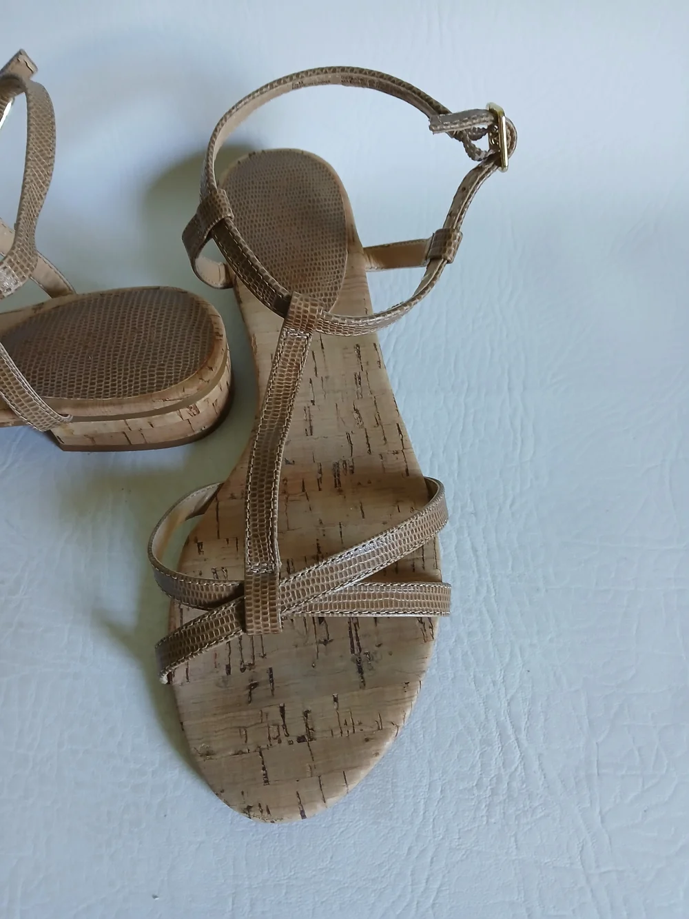 Talbots Tan Cork T-Strap Sandals Flat Heel Sz7.5M Size Buckle